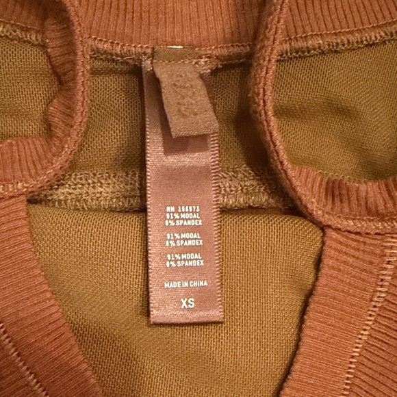 ✨✨SKIMS Rust Ribbed Bra - Picture 3 of 4